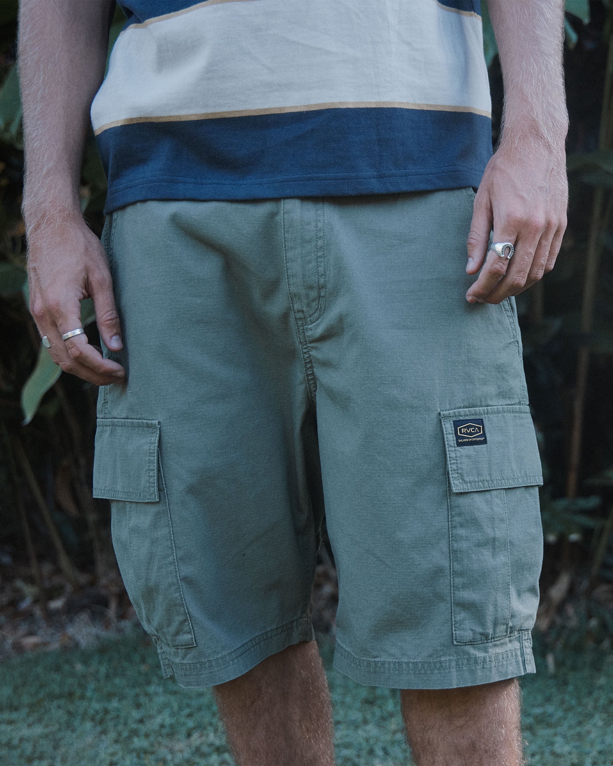 パンツ 00s civarize gimmick cargo pants shorts 23A093501_OLV.jpg?v=1780001278
