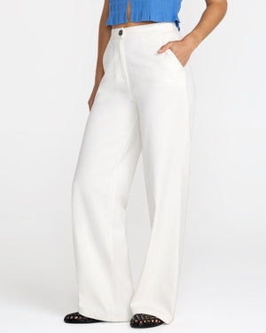 Bonnie Pant - RVCA