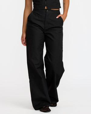 Bonnie Pant - RVCA