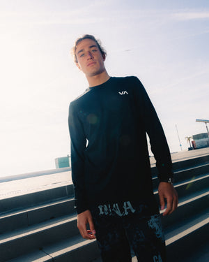 Sport Vent Long Sleeve Tee