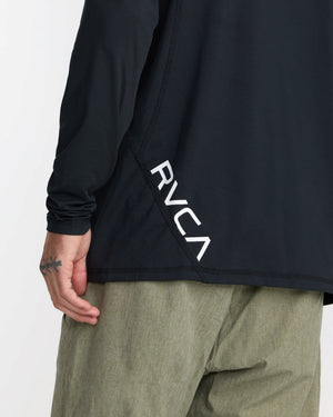 Sport Vent Long Sleeve Tee