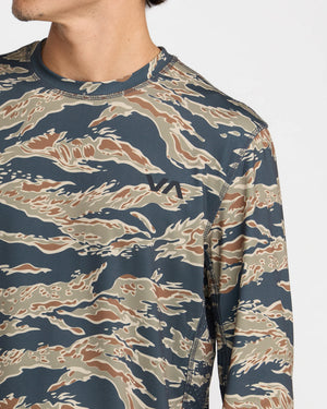 Sport Vent Long Sleeve Tee