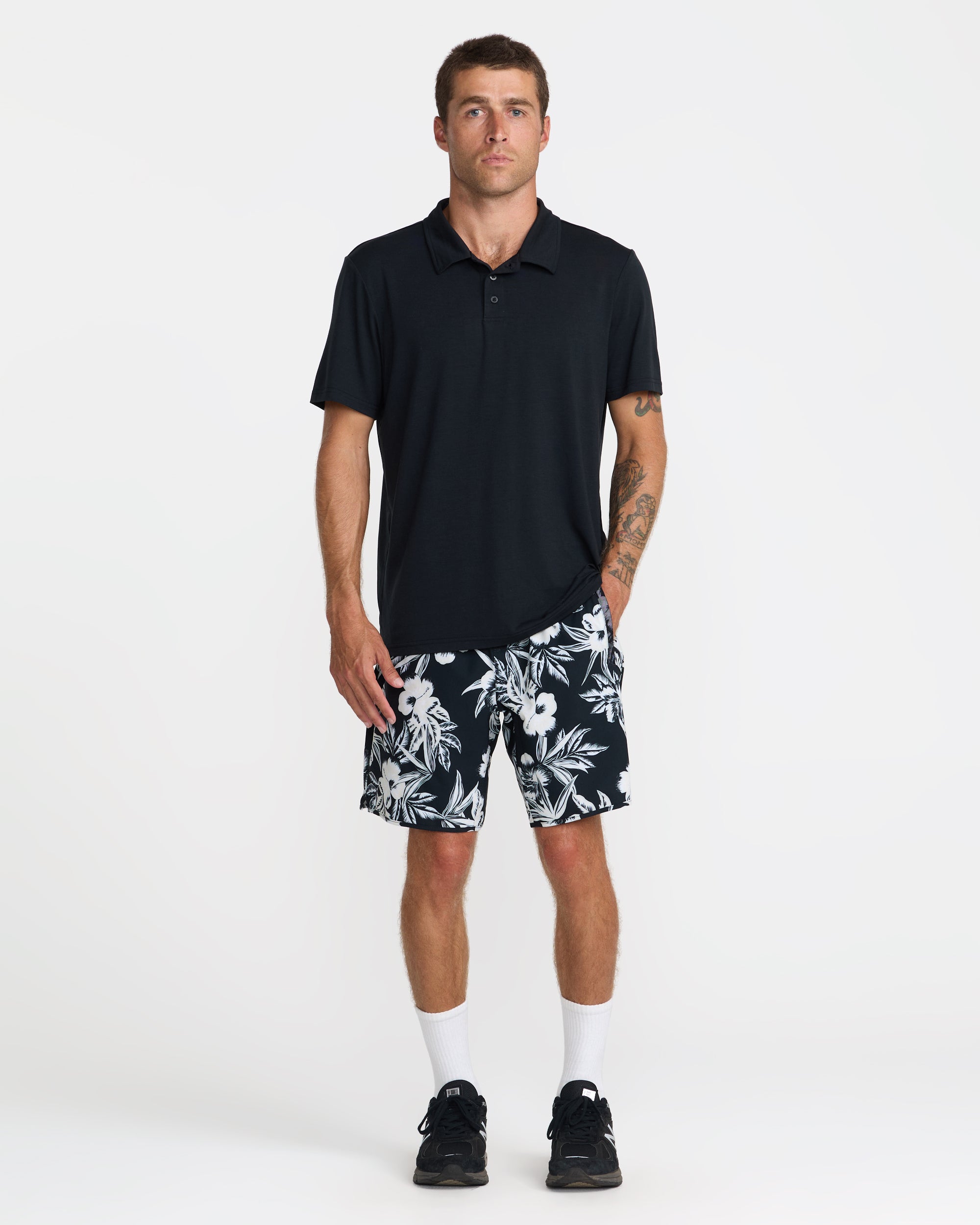 V12 LIVERY SHORTS 白黒総柄 XL ストレッチ ユーズド Hawaii Yogger Stretch 17