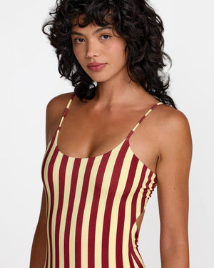Leon Basic Scoop One Piece Swimsuit