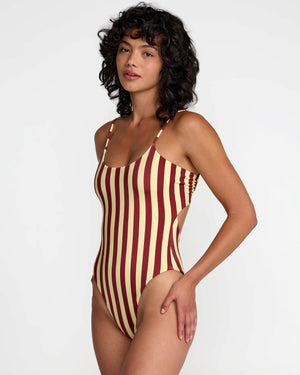 Leon Basic Scoop One Piece Swimsuit