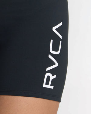 VA Essential Logo Bike Short