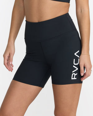 VA Essential Logo Bike Short