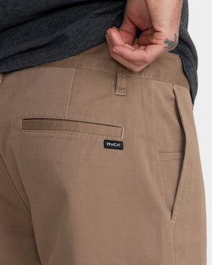 Weekend Stretch Short 20