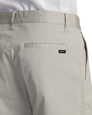 Weekend Stretch Short 20