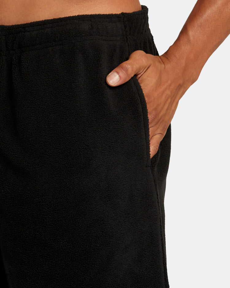 VA Essential Micro Fleece Short 18" - Black