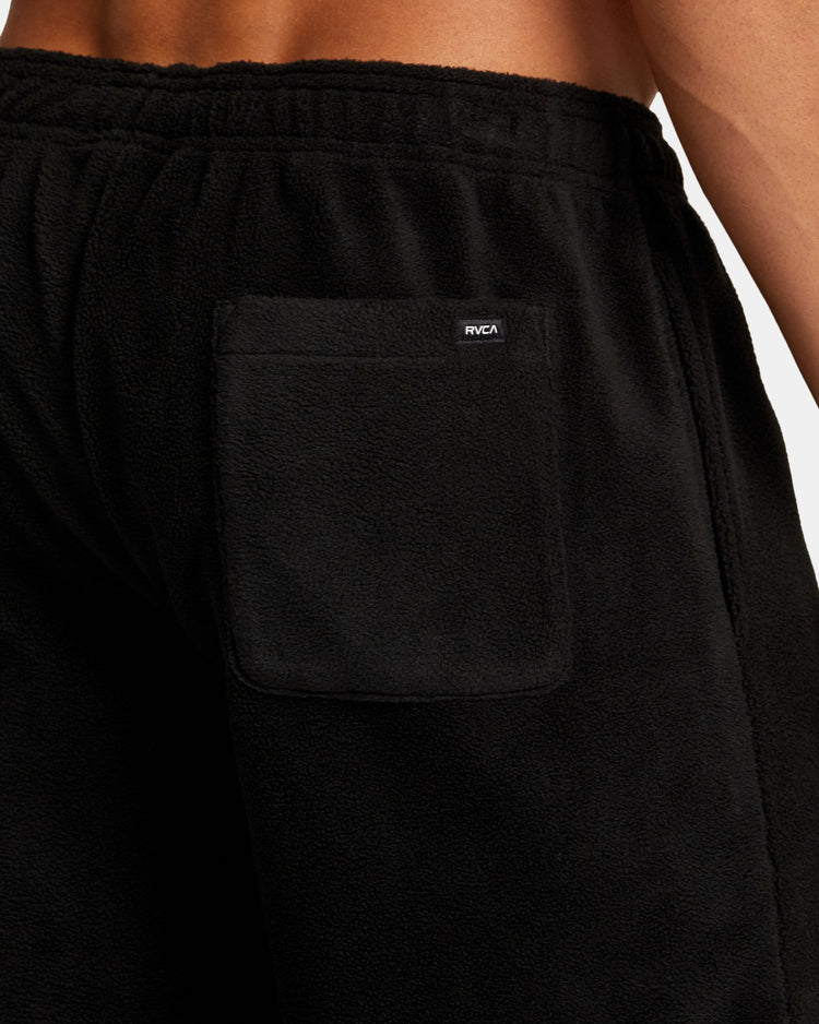 VA Essential Micro Fleece Short 18" - Black