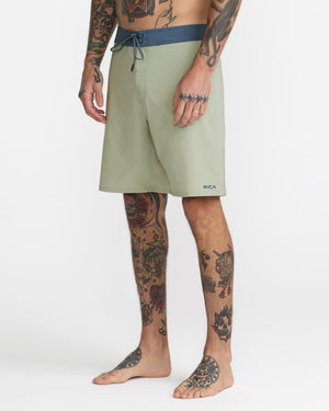 VA Solid Boardshort