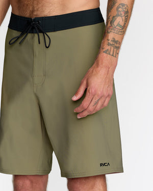 VA Trunk Solid - RVCA