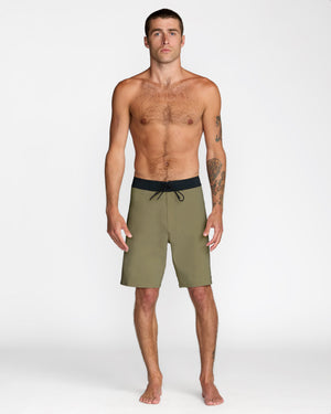 VA Trunk Solid - RVCA