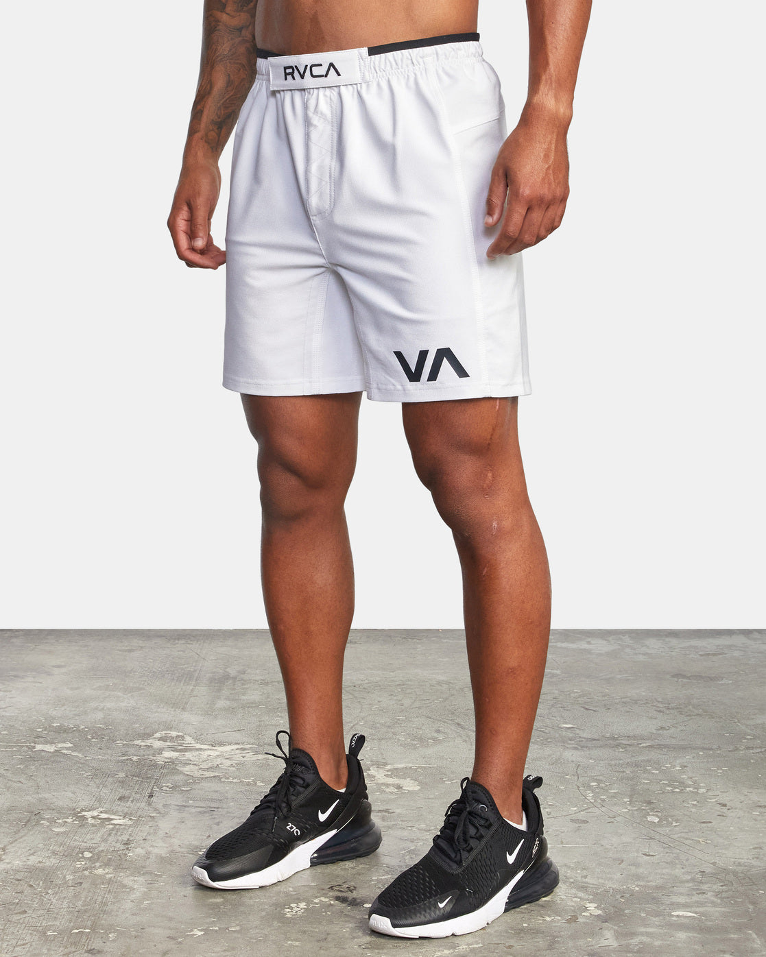 RVCA Grappler shorts on sale size Large