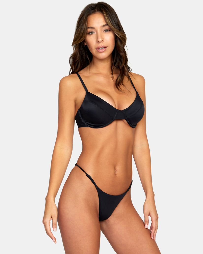 Bikini top Plunge V-neck in Midnight Black  Cup size A B C D E F – Via di  Gioia Swimwear